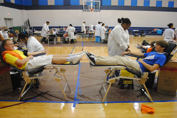 National Honor Society hosts blood drive