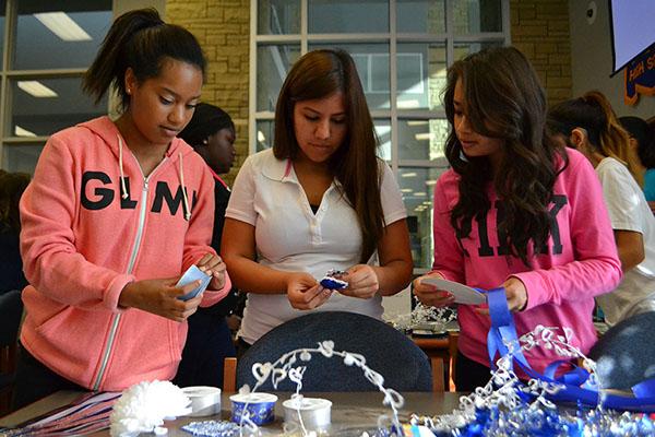 Interact presents mums to fellow students