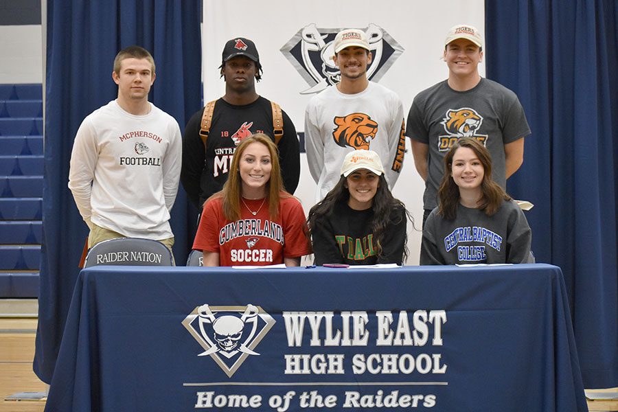Sign+of+our+life+%5C%5C+Seven+athletes+sign+to+play+at+various+colleges.+Best+friends+Parker+Millis+and+Christian+Matta+both+signed+to+play+at+Doane+University.%0A%0A%E2%80%9CIts+the+happiest+moment+of+my+life+and+surreal+going+to+college+with+my+best+friend%2C%E2%80%9D+Matta+said.%0A