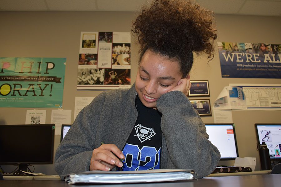 School Smart // As she prepares for her next humanities quiz, sophomore Samara Huckvale studies an old essay she wrote. Huckvale credits her AP classes for teaching her formal writing. “My classes are very challenging in a sense where I can do it, but it’s not very easy,” Huckvale said. 