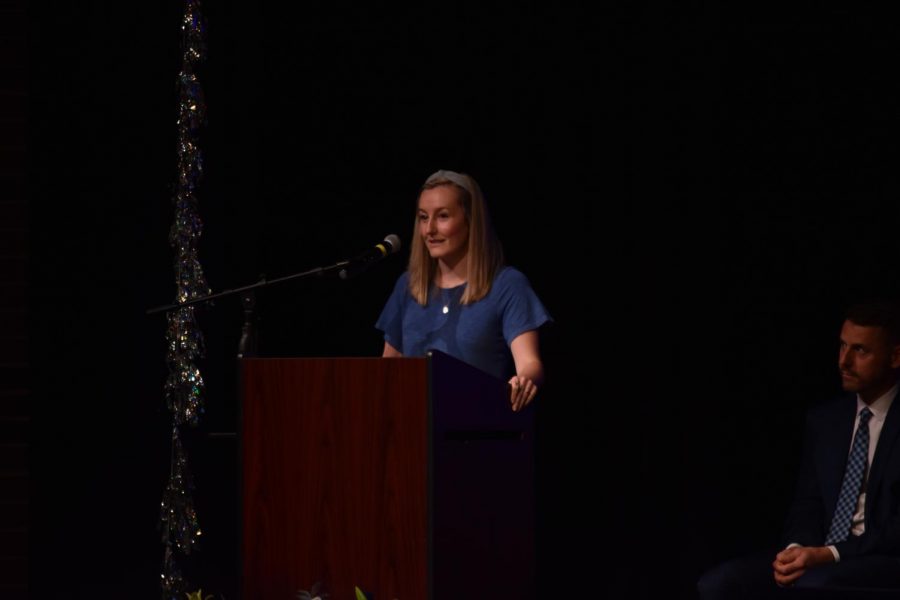 Zero to hero \\ Using analogies of heroes and villains, Mrs. McKenna Tooke gives juniors a speech about deciding between good and bad. She was the guest speaker at the ring ceremony Nov. 1.