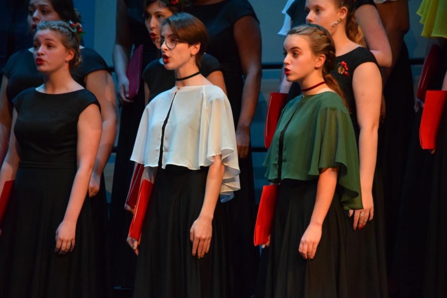 Got well soon \\ After getting her appendix removed, senior Bailey Causey still persevered through the Feast of Carols choir concert. “I couldnt miss the concert after all the hard work we put in,” Causey said. 
